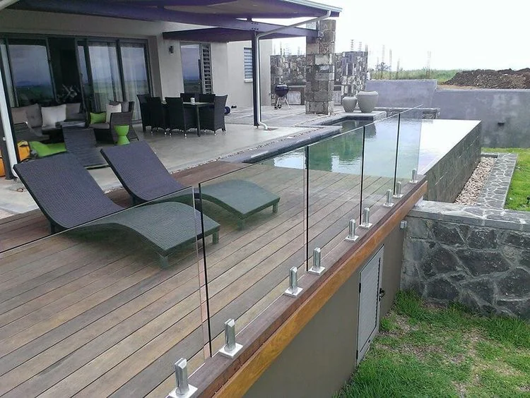 Modern glass deck railings